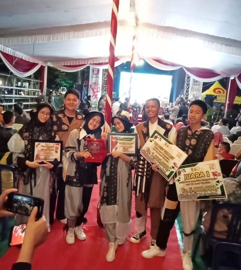 Band SMK 6 Palembang  juara 1 dan Best vokalist